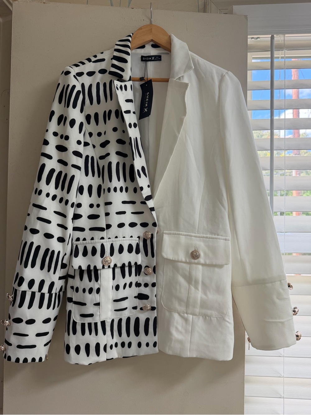 SHEIN X Two-Tone White and Black Abstract Print Blazer